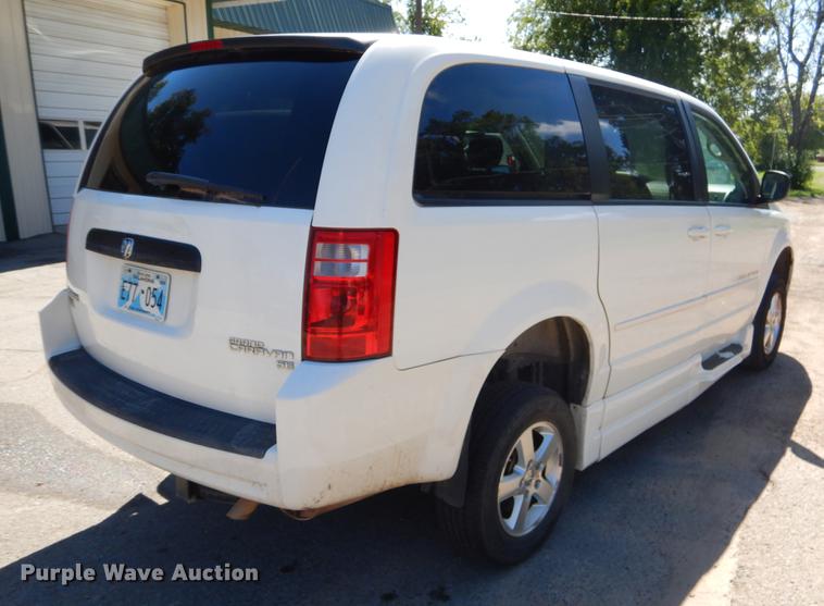 image for item EO9639 2010 Dodge Grand Caravan SE van