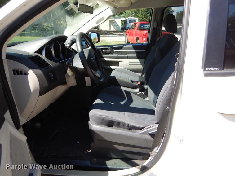 image for item EO9639 2010 Dodge Grand Caravan SE van