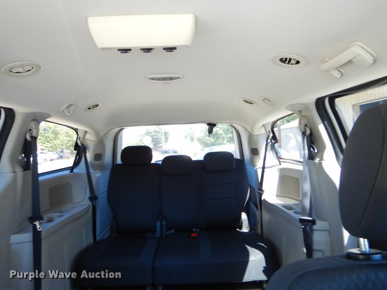 image for item EO9639 2010 Dodge Grand Caravan SE van