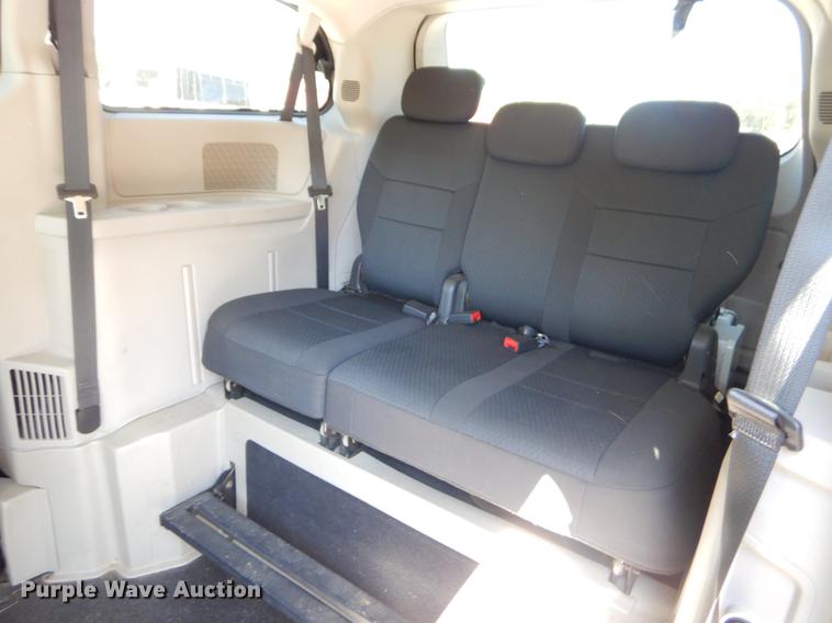 image for item EO9639 2010 Dodge Grand Caravan SE van