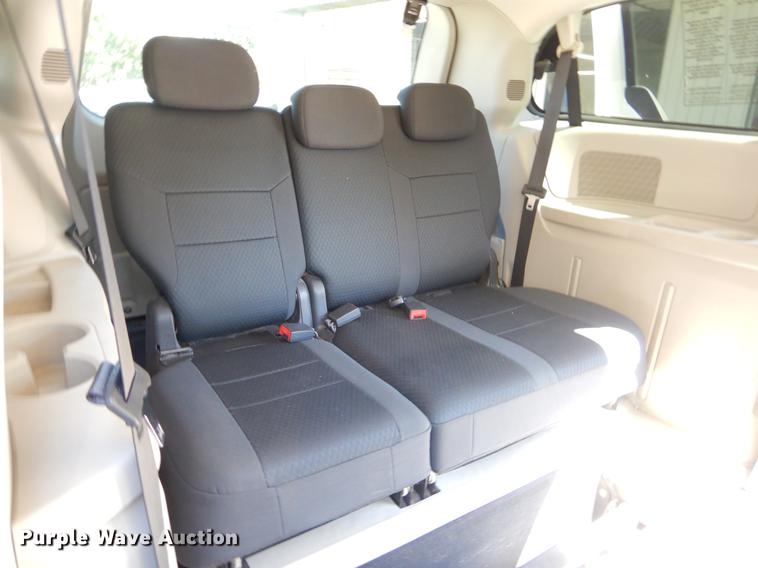 image for item EO9639 2010 Dodge Grand Caravan SE van