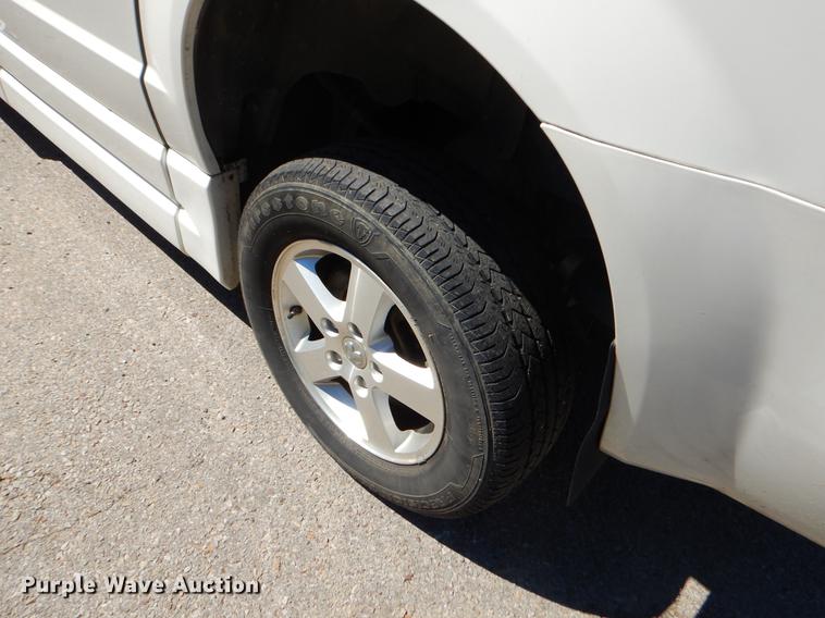 image for item EO9639 2010 Dodge Grand Caravan SE van