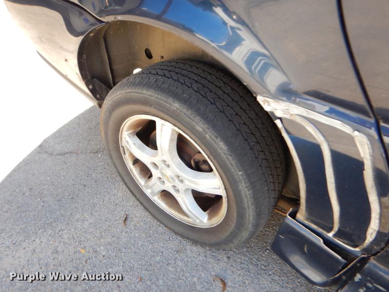 image for item EO9640 2005 Chevrolet Uplander Cargo van