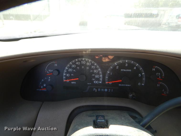 image for item EO9641 2000 Ford F150 SuperCab pickup truck