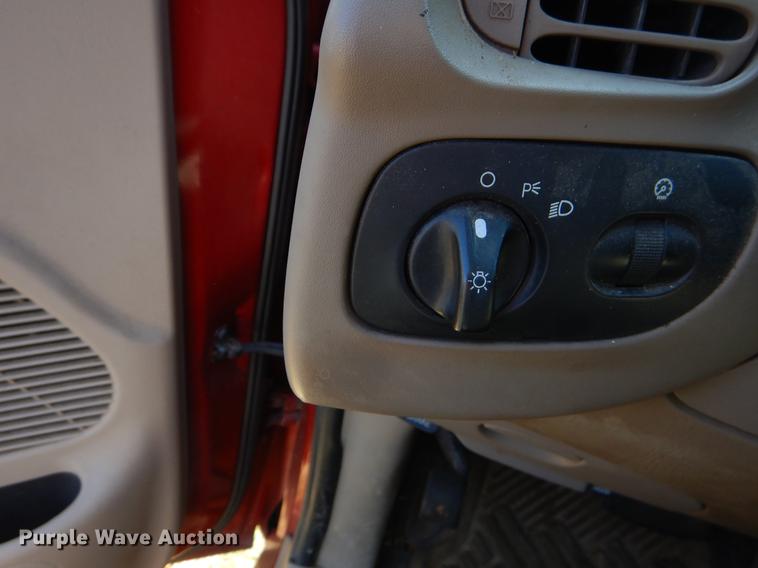 image for item EO9641 2000 Ford F150 SuperCab pickup truck