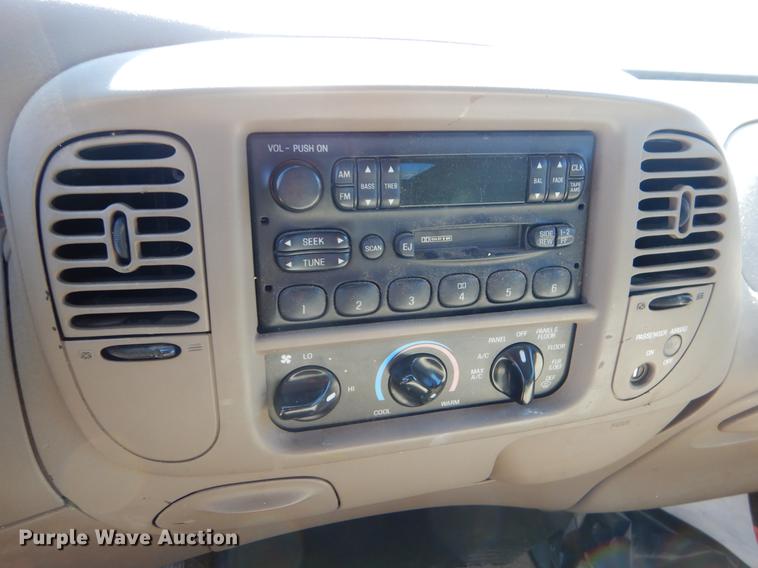 image for item EO9641 2000 Ford F150 SuperCab pickup truck