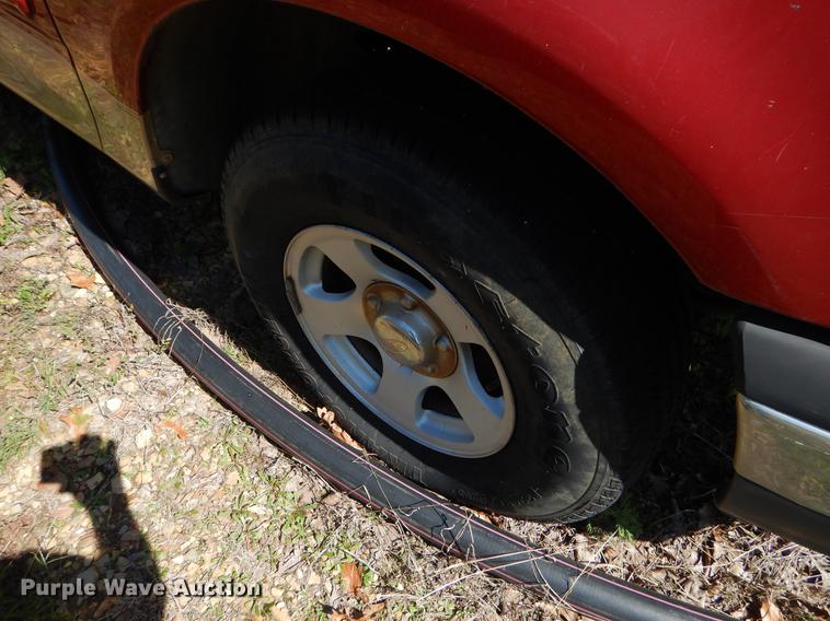 image for item EO9641 2000 Ford F150 SuperCab pickup truck