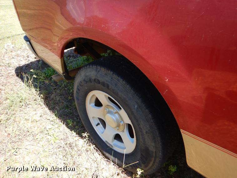 image for item EO9641 2000 Ford F150 SuperCab pickup truck