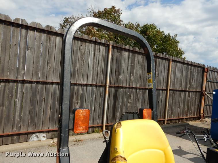 image for item EU9114 John Deere 4100 tractor