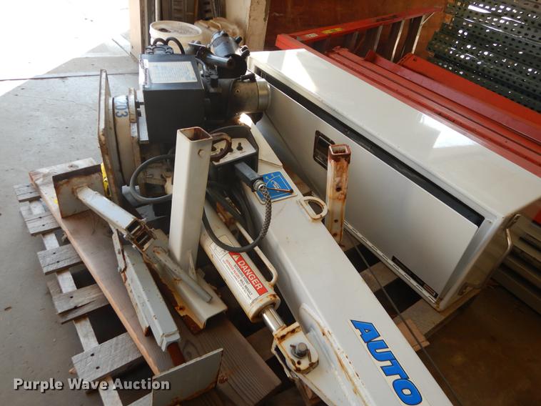 image for item FC9444 Auto Crane 3203 utility crane