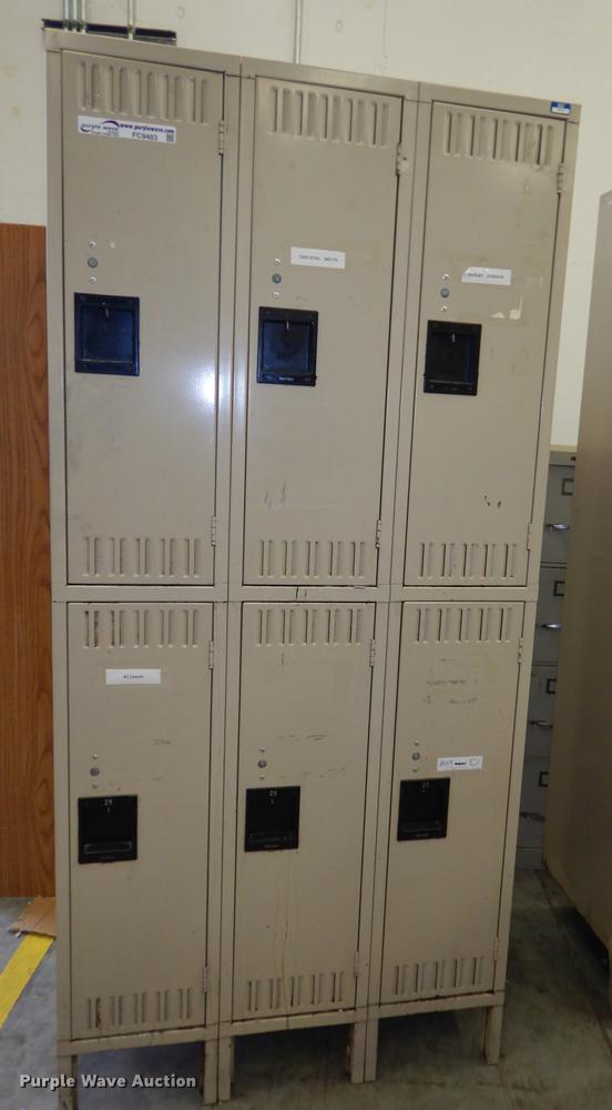 (2) lockers in Manhattan, KS Item FC9483 sold Purple Wave