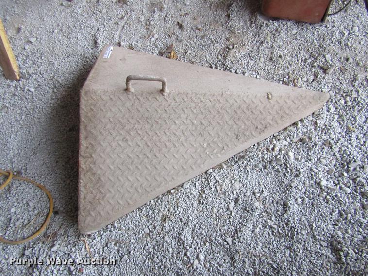 image for item FI9507 Dump bed rock spreader