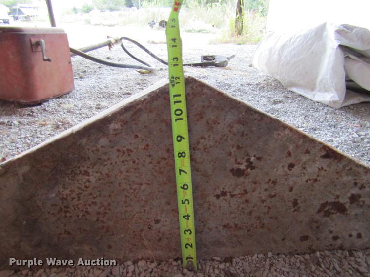 image for item FI9507 Dump bed rock spreader