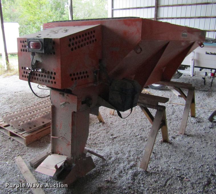 image for item FI9508 Henderson spreader