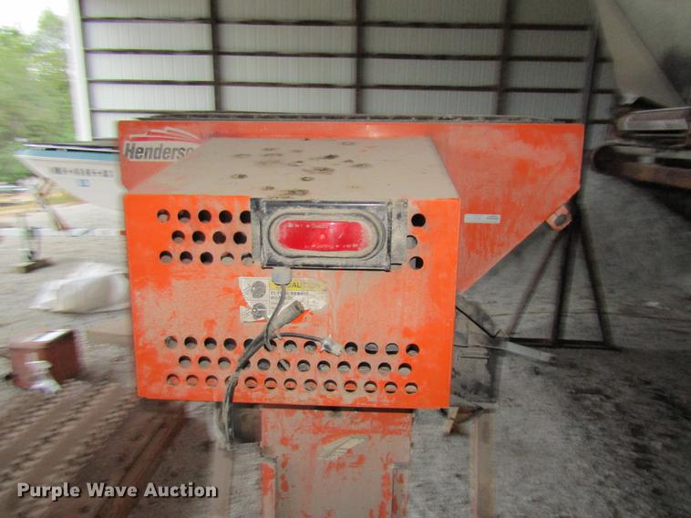 image for item FI9508 Henderson spreader