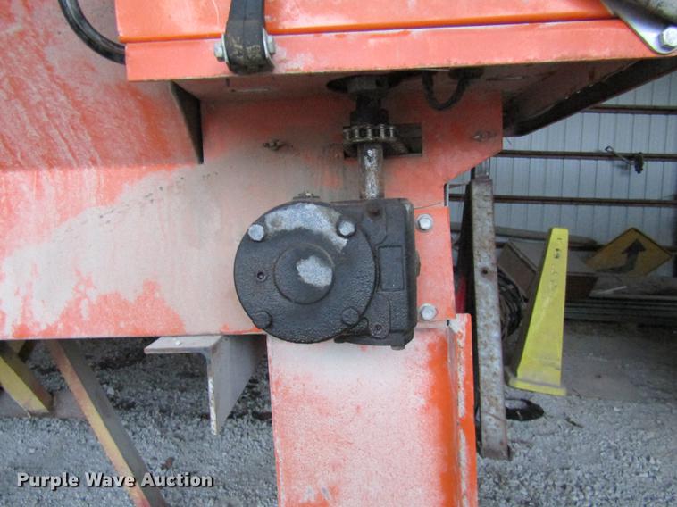 image for item FI9508 Henderson spreader