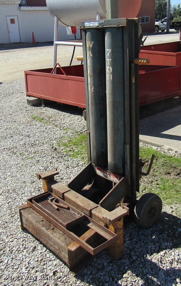 image for item FI9518 Walker air jack