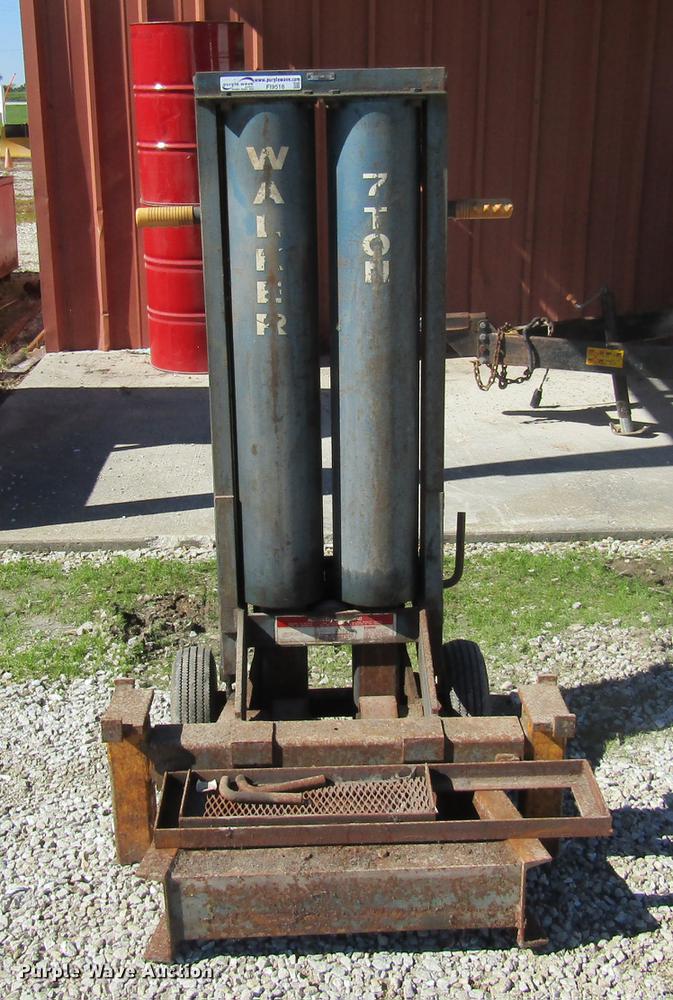 image for item FI9518 Walker air jack