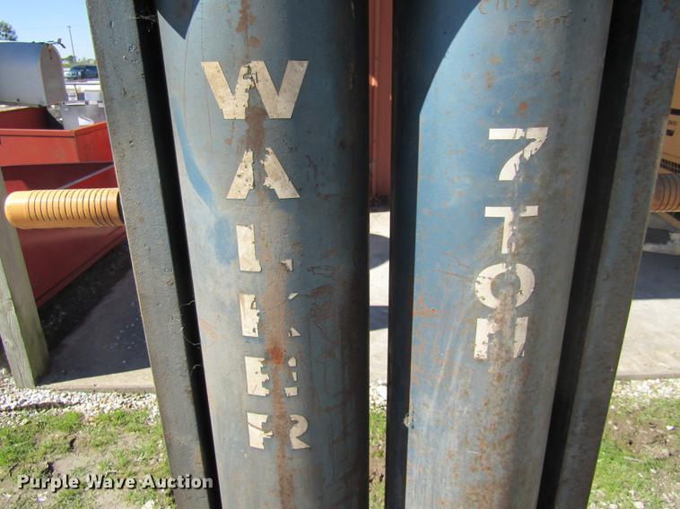 image for item FI9518 Walker air jack