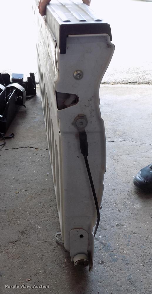 image for item FQ9042 Ford F-150 tailgate