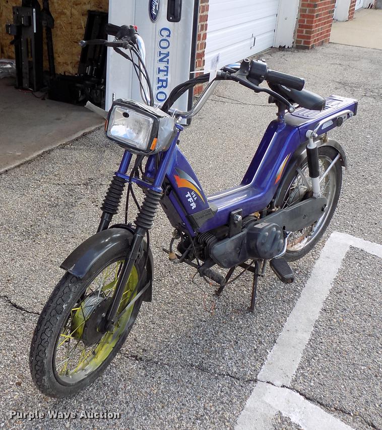 image for item FQ9045 USA TRF gas powered bicycle