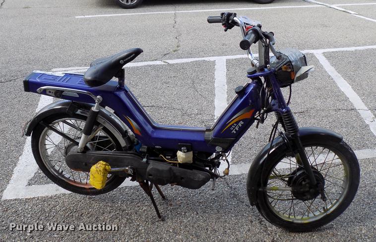 image for item FQ9045 USA TRF gas powered bicycle