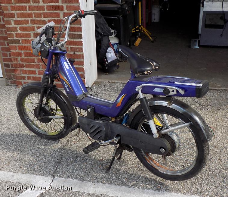 image for item FQ9045 USA TRF gas powered bicycle