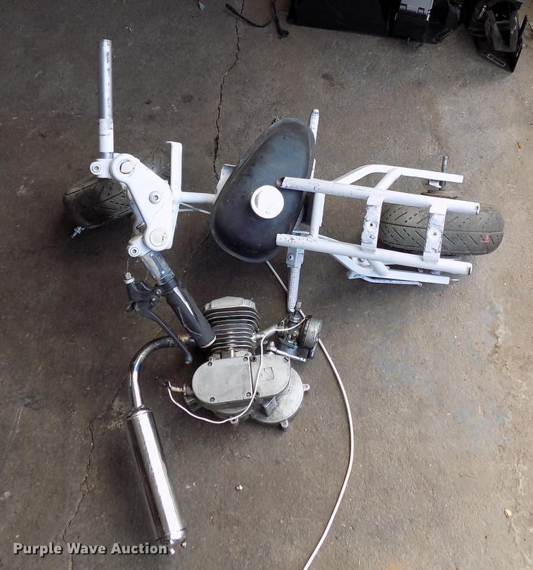 image for item FQ9045 USA TRF gas powered bicycle