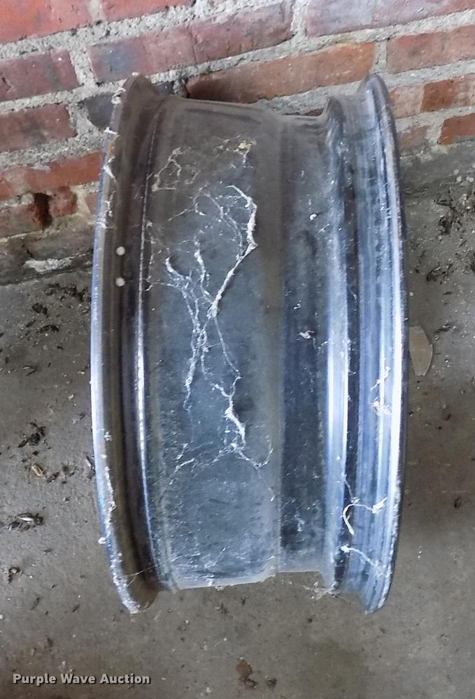 image for item FQ9047 (3) 17" wheels