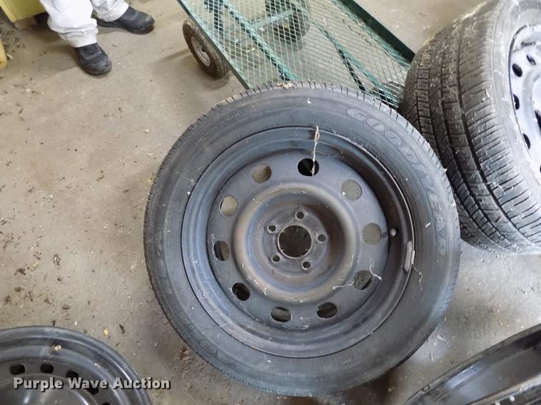 image for item FQ9047 (3) 17" wheels