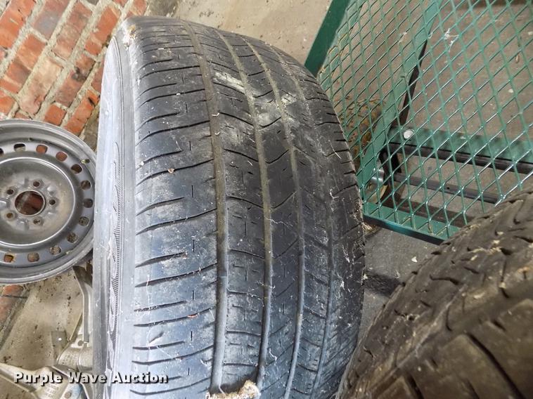 image for item FQ9047 (3) 17" wheels