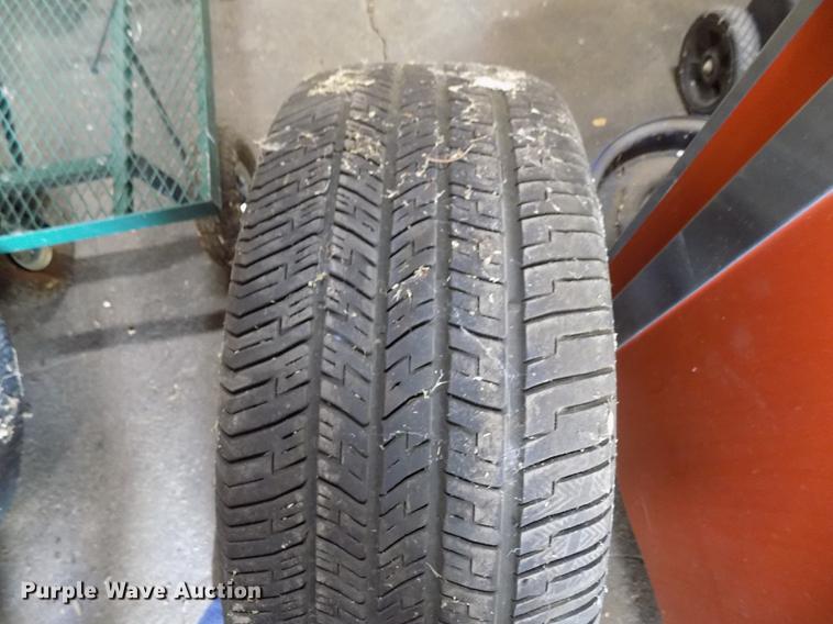 image for item FQ9047 (3) 17" wheels