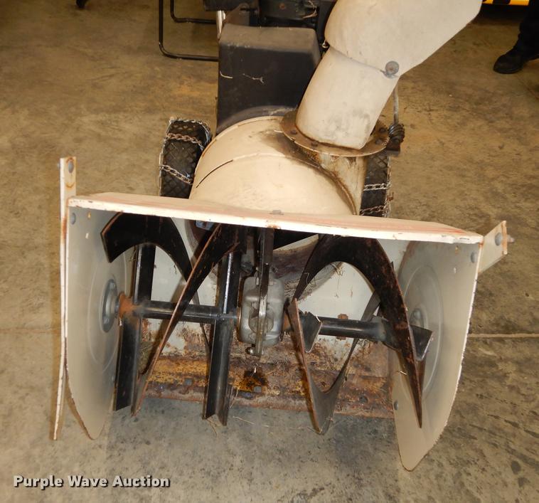 image for item FS9267 MTD Snow Flight 524 snow blower