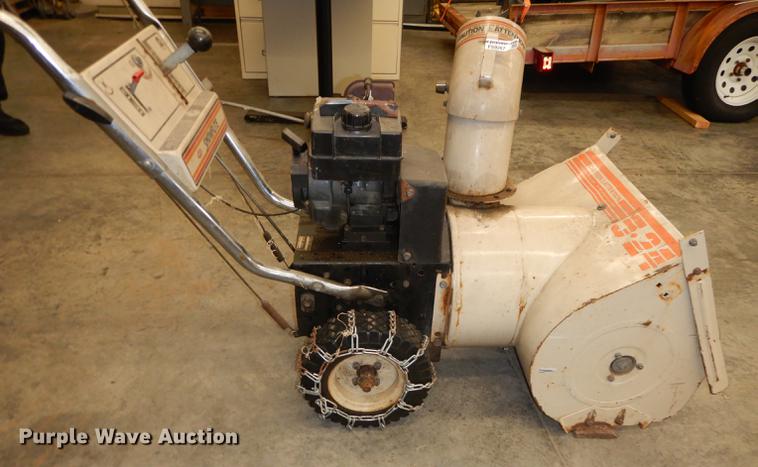 image for item FS9267 MTD Snow Flight 524 snow blower