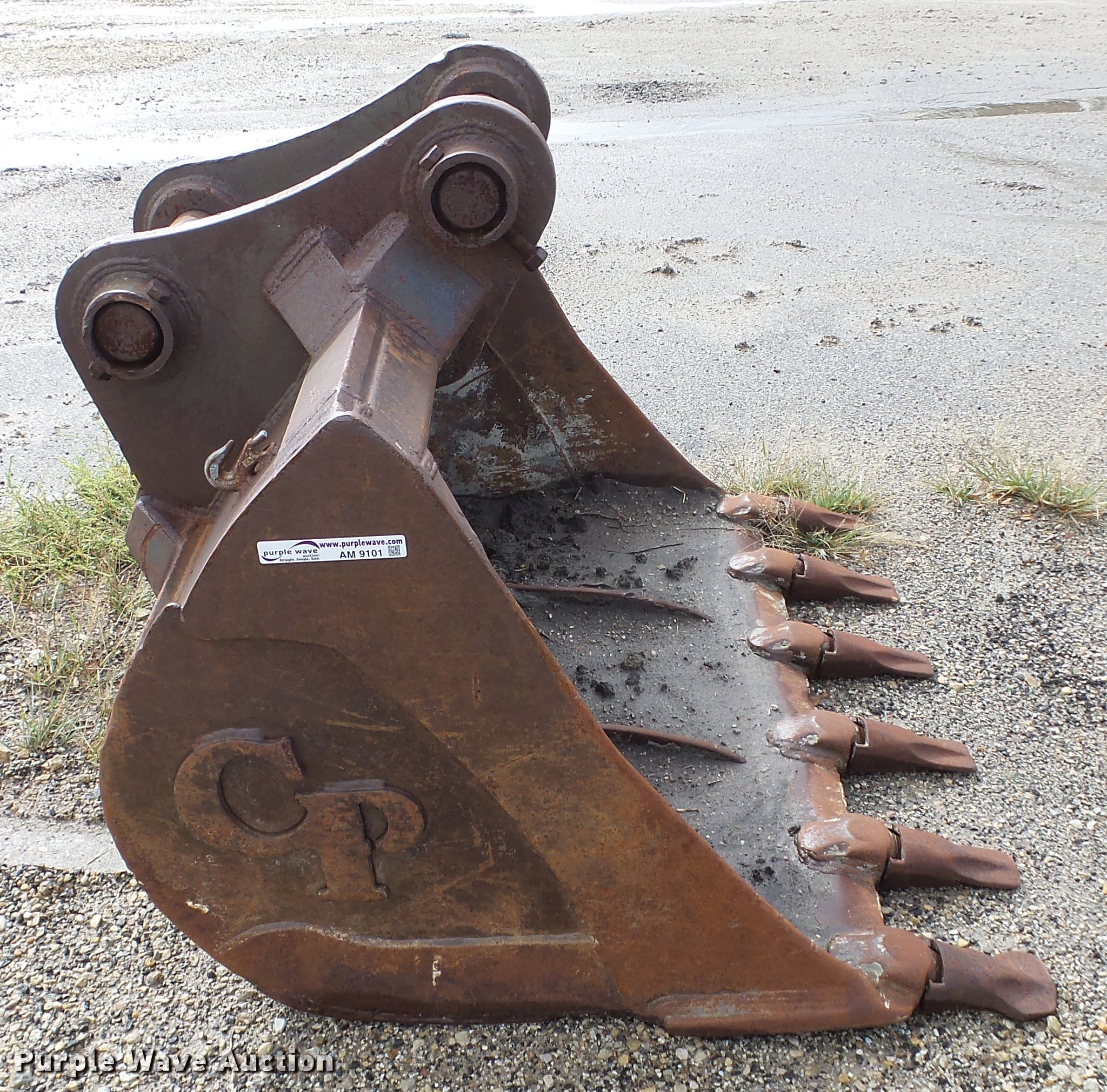 CP excavator bucket in McPherson, KS Item AM9101 sold Purple Wave