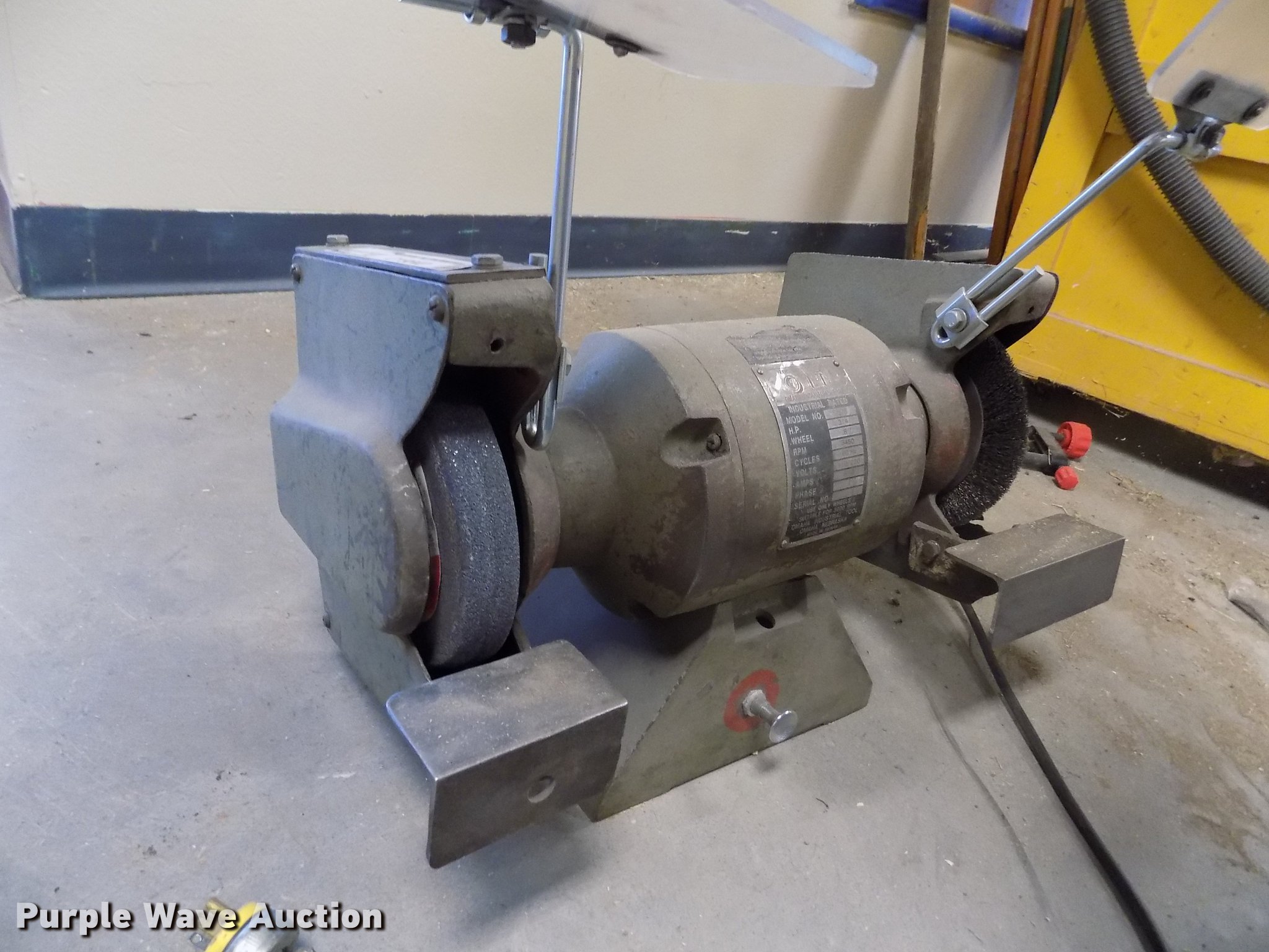 Omaha Industrial 9875 bench grinder in Dodge City, KS Item DY9040