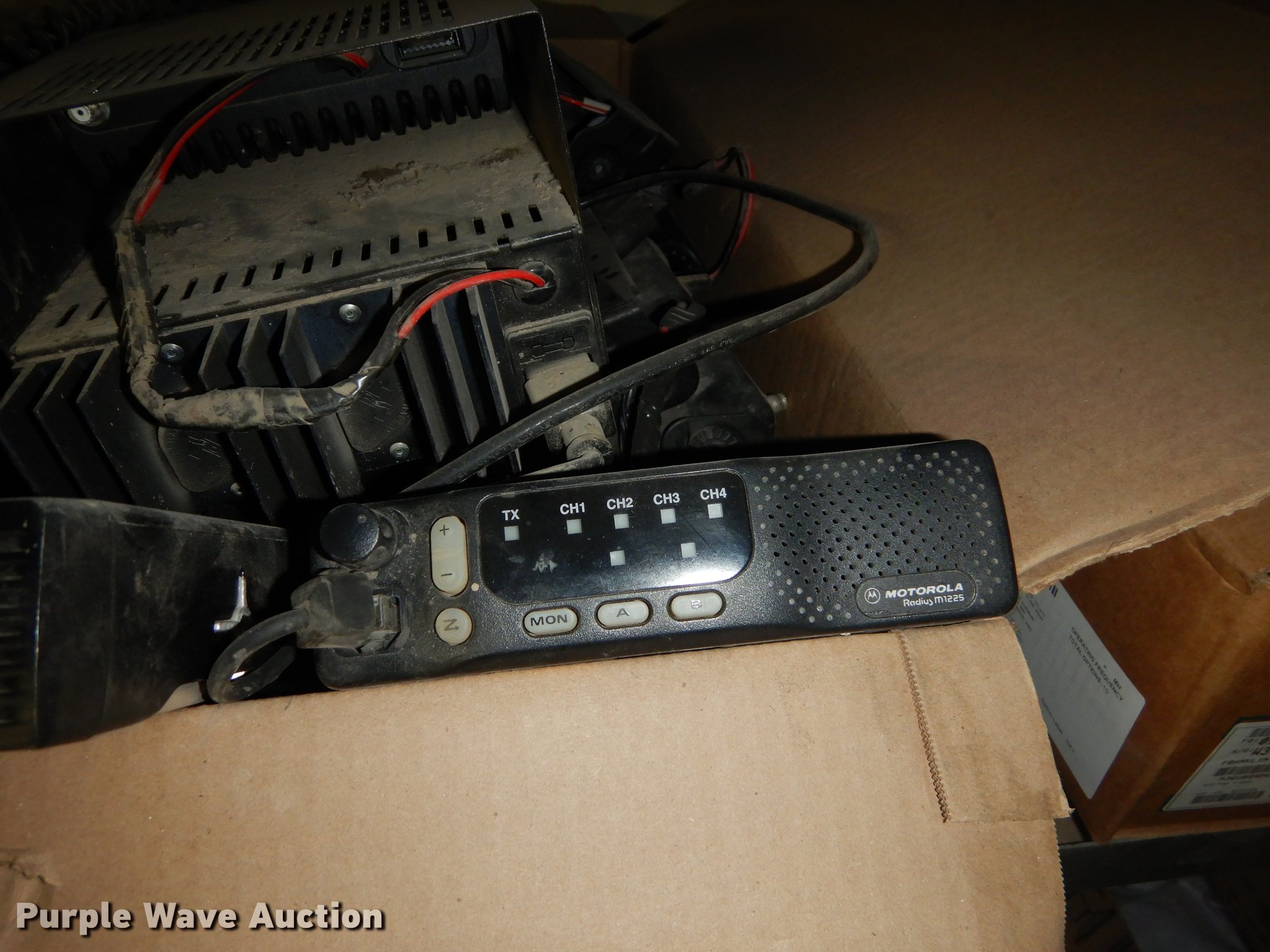 Approximately 49 Motorola radios in Ottawa, KS Item FS9286 sold