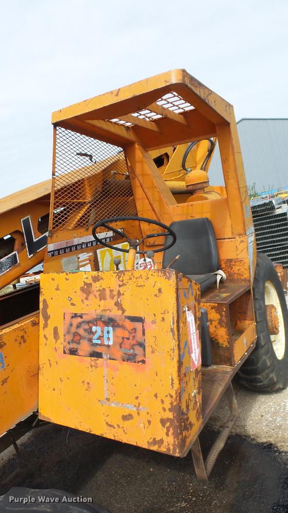 image for item AM9108 Lull 844 telehandler