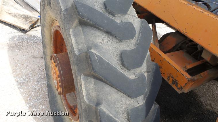 image for item AM9108 Lull 844 telehandler