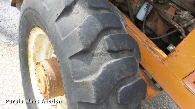 image for item AM9108 Lull 844 telehandler