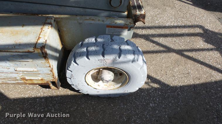 image for item AM9113 Mec 2548HT scissor lift