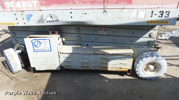 image for item AM9113 Mec 2548HT scissor lift