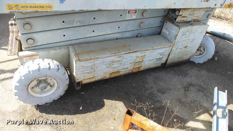 image for item AM9113 Mec 2548HT scissor lift