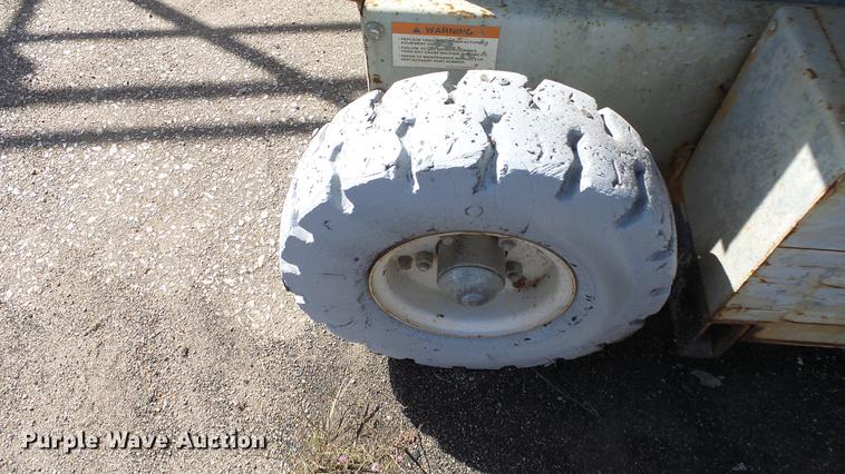 image for item AM9113 Mec 2548HT scissor lift