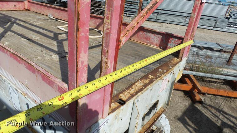 image for item AM9113 Mec 2548HT scissor lift