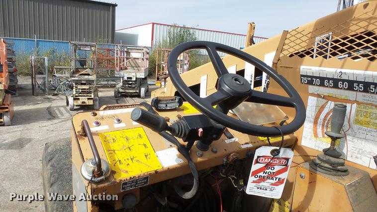 image for item AM9121 Lull 644 telehandler