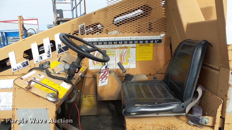 image for item AM9121 Lull 644 telehandler