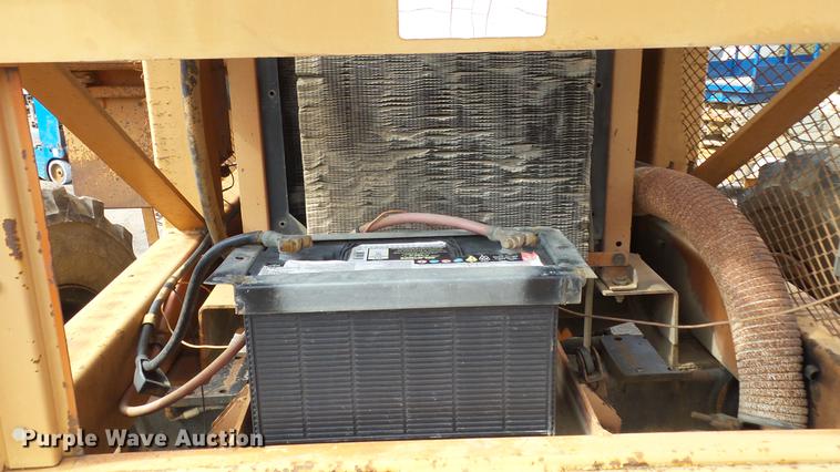 image for item AM9121 Lull 644 telehandler