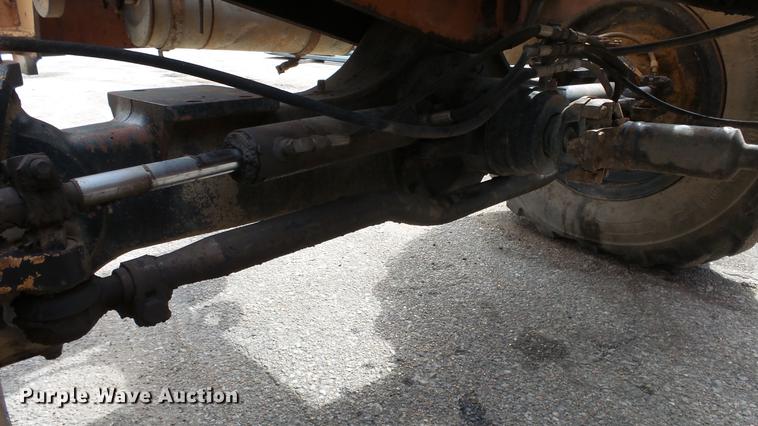 image for item AM9121 Lull 644 telehandler