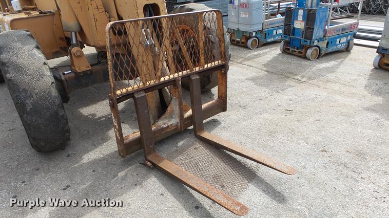 image for item AM9121 Lull 644 telehandler